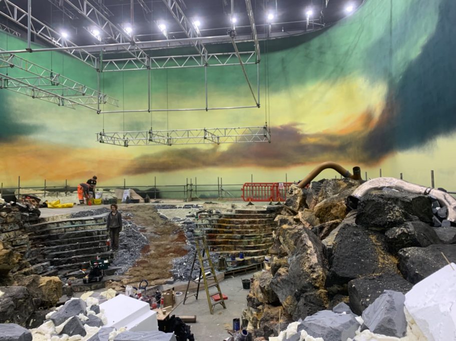 crater set build - dr who - 4wood